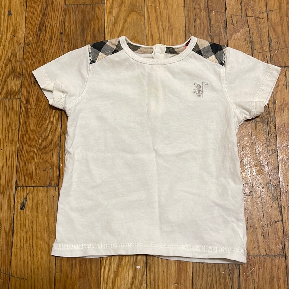 Burberry t shirt